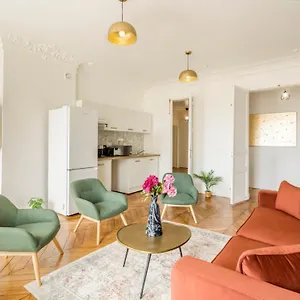 Merveil - Family - Marais - Ponceau Appartement