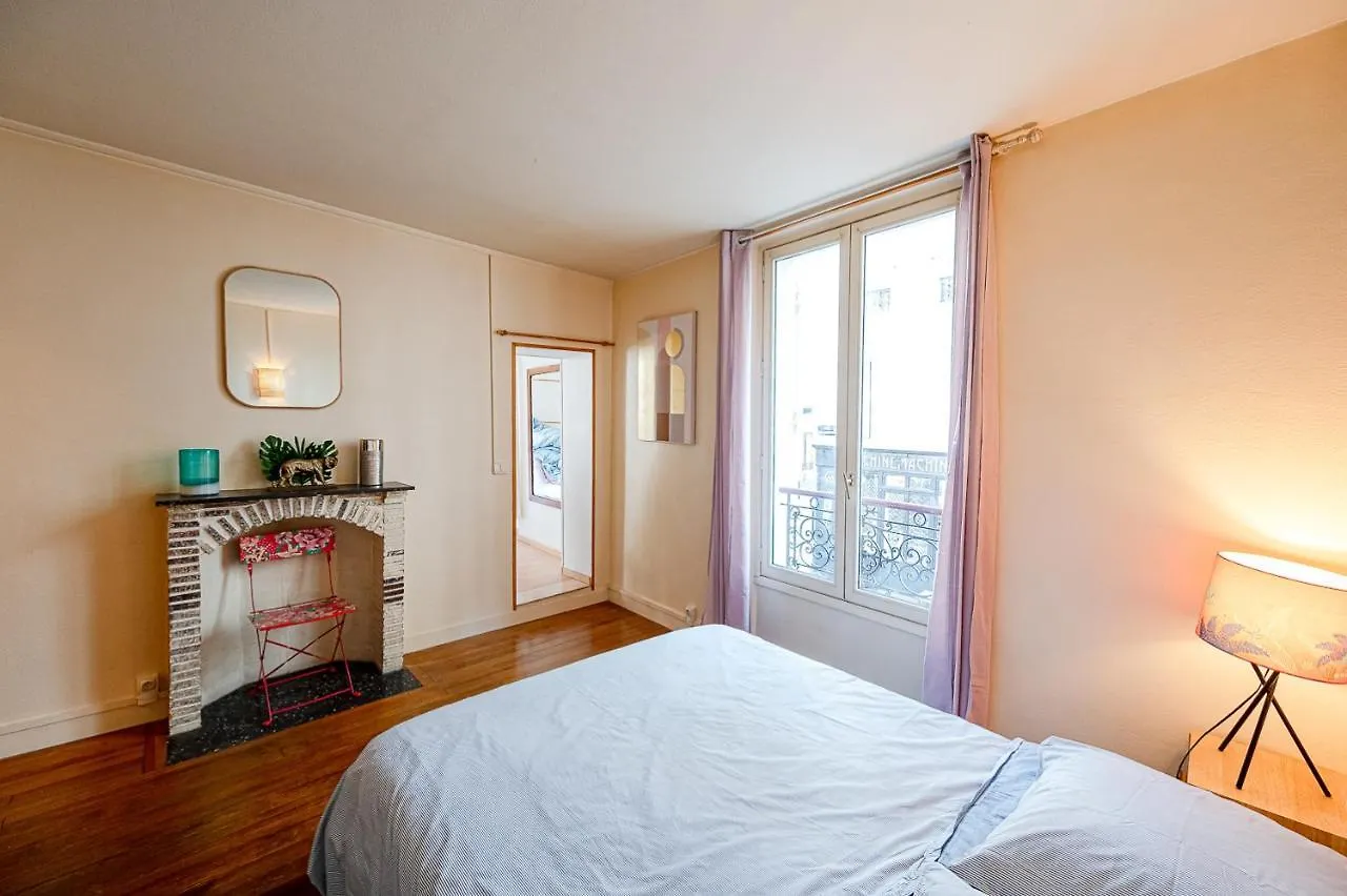 Bright And Lovely Parisian Apartment