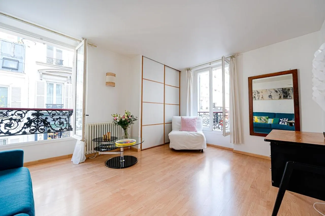 Bright And Lovely Parisian Apartment 巴黎