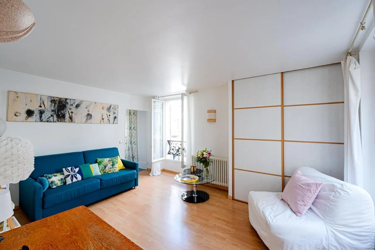 Bright And Lovely Parisian Apartment  巴黎